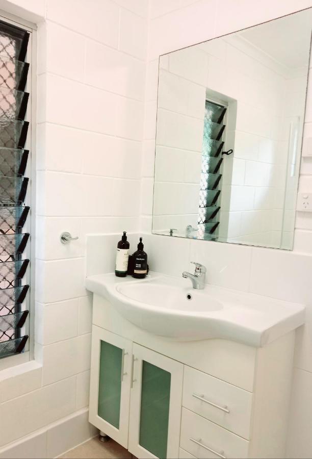 J & Ella'S Holiday House - 2 Bedroom, 2 Bathroom Home Cooktown Exteriör bild