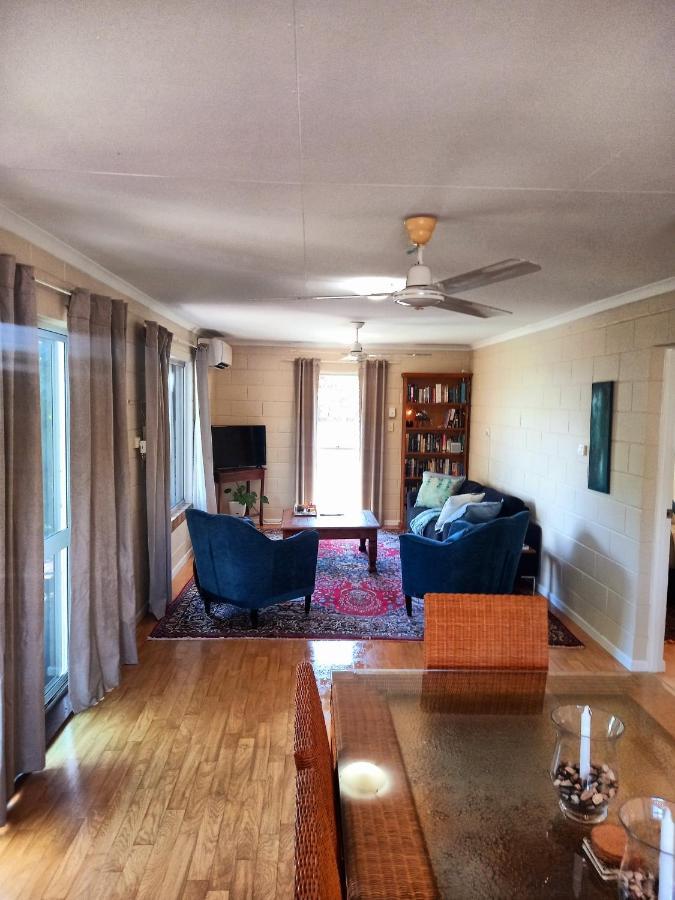 J & Ella'S Holiday House - 2 Bedroom, 2 Bathroom Home Cooktown Exteriör bild