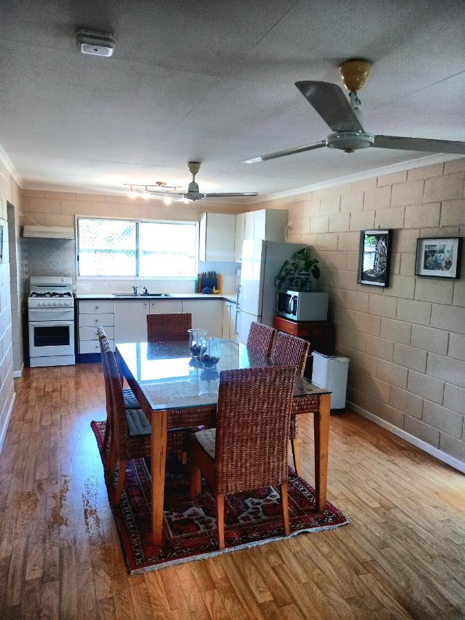 J & Ella'S Holiday House - 2 Bedroom, 2 Bathroom Home Cooktown Exteriör bild